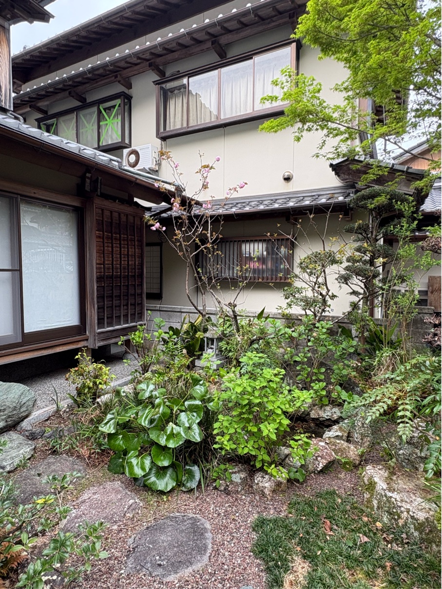 FACEC03F-5EDE-4D40-AC4E-BB8FBB8041B7